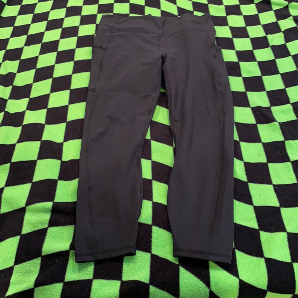 Black leggings with double pockets!